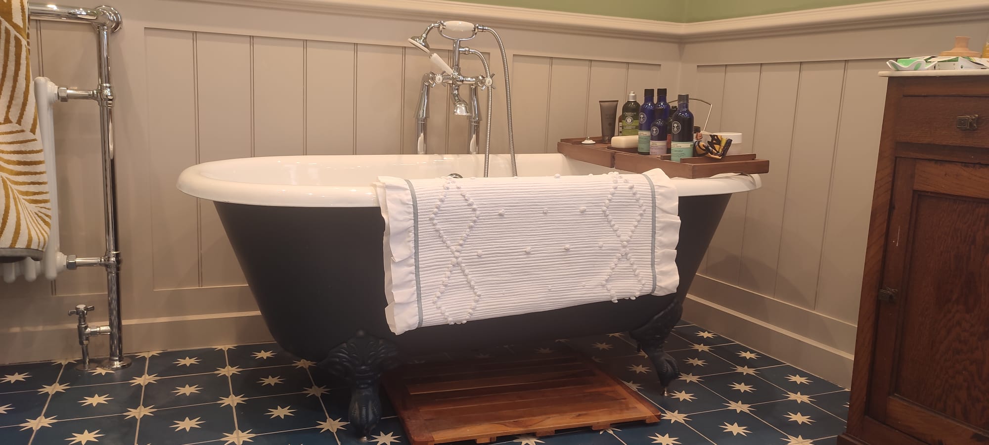 Clean Bathtub
